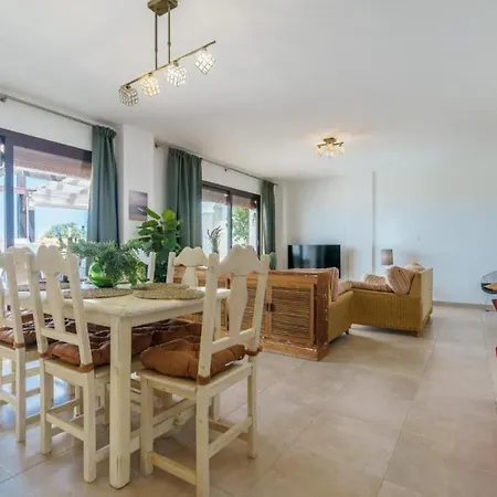 아파트 Beautiful Penthouse With Seaview In Pueblo Monteros *
