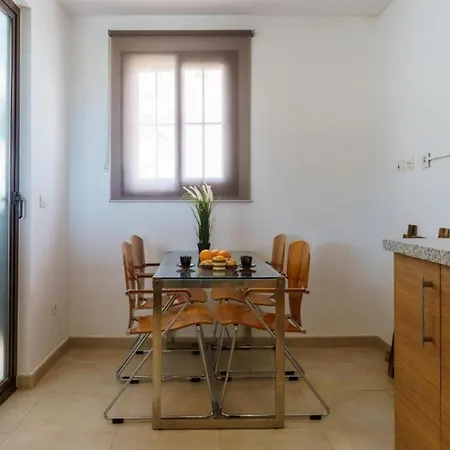 아파트 Beautiful Penthouse With Seaview In Pueblo Monteros